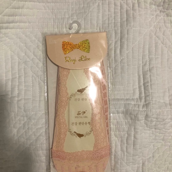 Pink Lace No-Show Socks - Picture 1 of 3